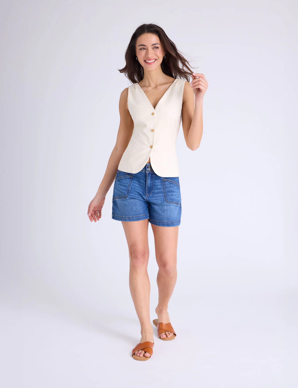 5" MEDIUM WASH PATCH POCKET BERMUDA SHORTS - Image 2