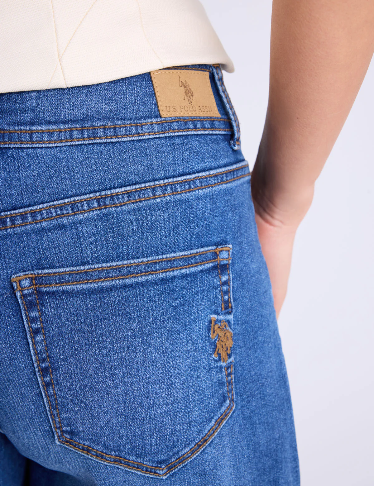 5" MEDIUM WASH PATCH POCKET BERMUDA SHORTS - Image 5
