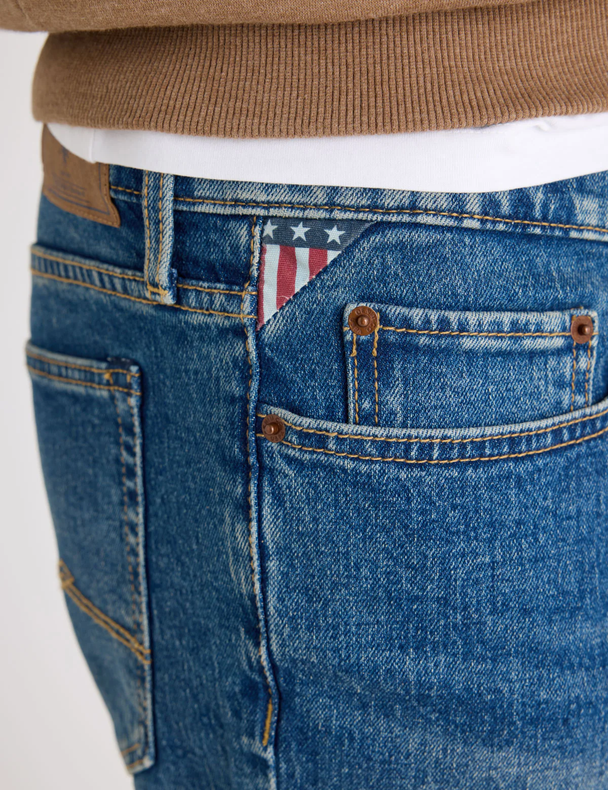 5 POCKET 9" CUFFED DENIM SHORTS - Image 4