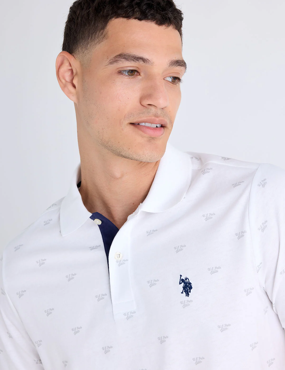 ALL OVER WORDMARK GRAPHIC PRINT JERSEY POLO SHIRT - Image 2