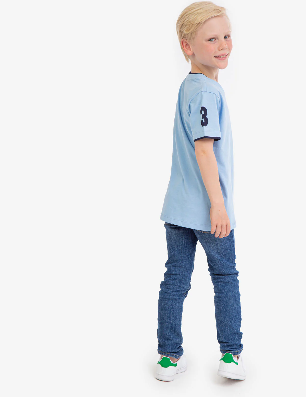 BOYS BASIC V-NECK T-SHIRT - Image 11