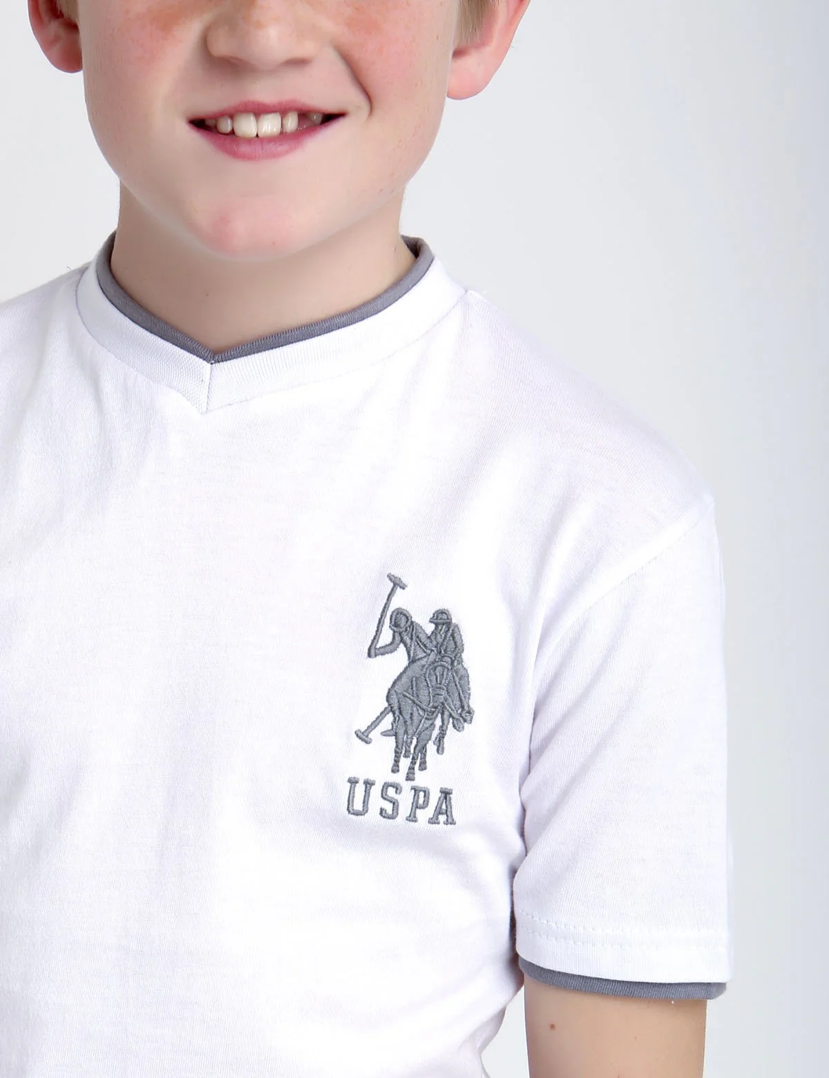 Boys V-Neck Big Logo T-Shirt - Image 34