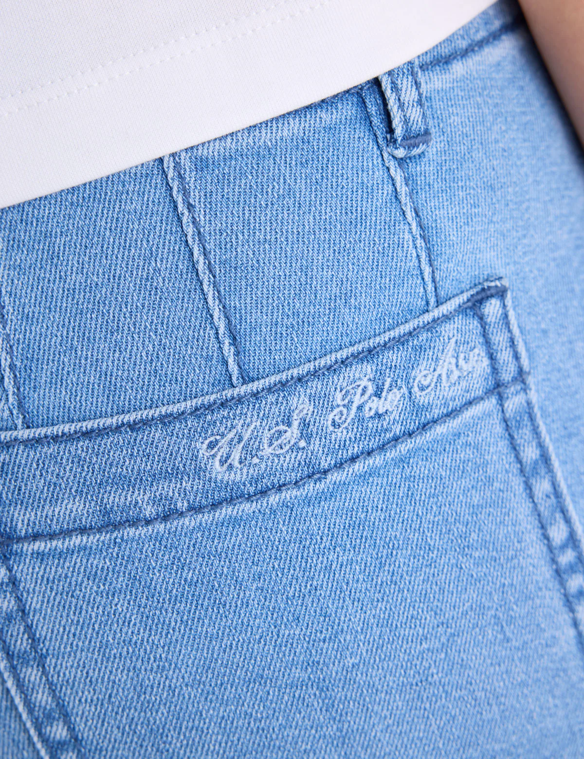 CHAMBRAY PATCH POCKET SHORTS - Image 4