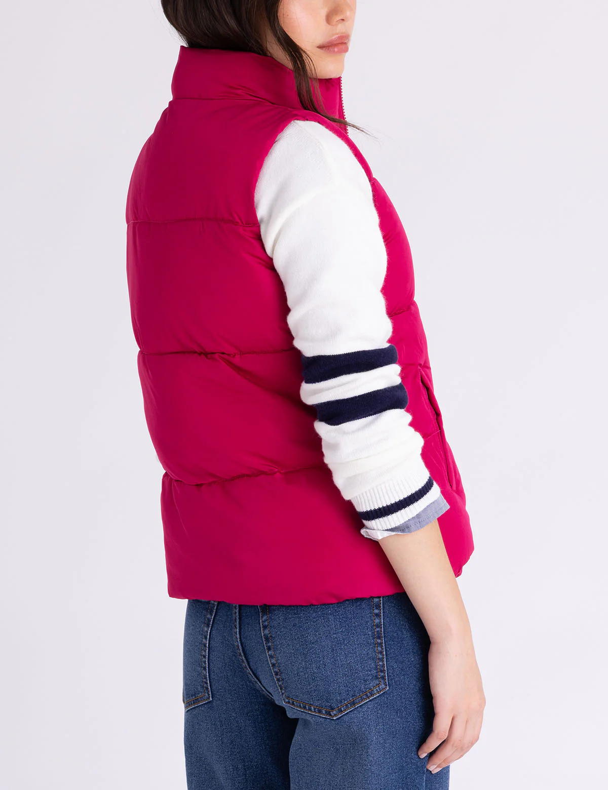 CLASSIC PUFFER VEST WITH ZIP POCKETS - Image 17