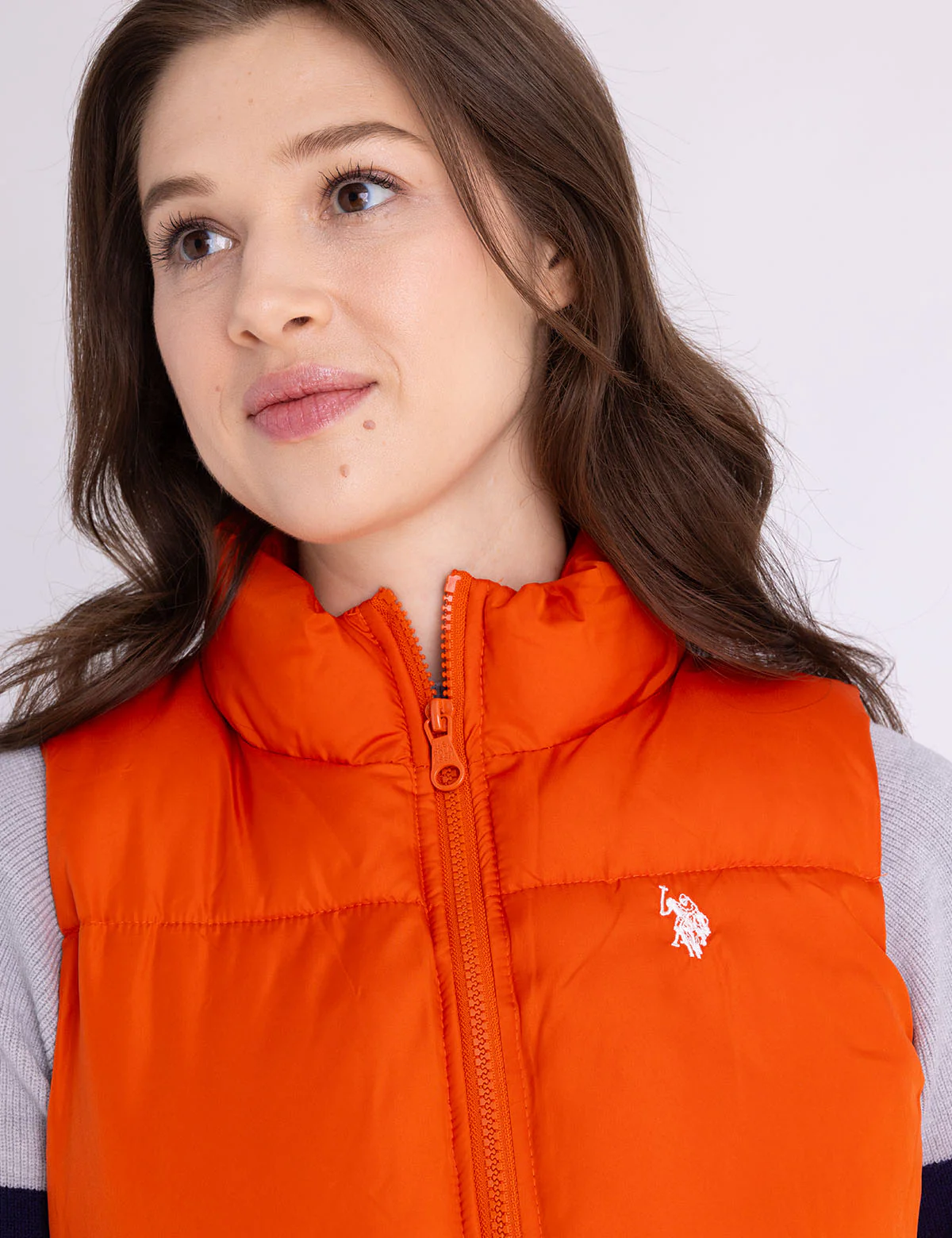 CLASSIC PUFFER VEST WITH ZIP POCKETS - Image 3