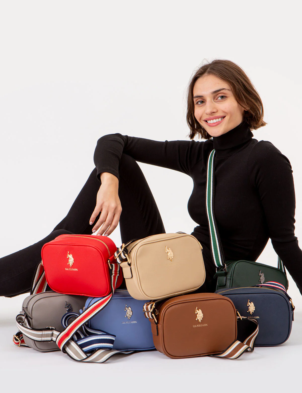 CLASSIC ZIP CROSSBODY BAG - Image 10