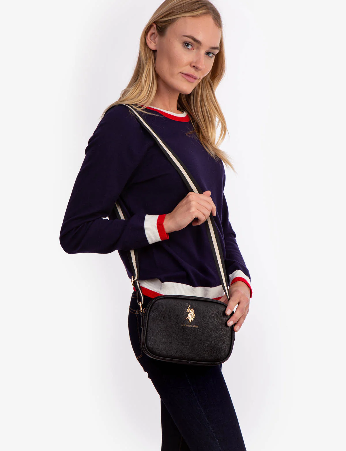 CLASSIC ZIP CROSSBODY BAG - Image 8