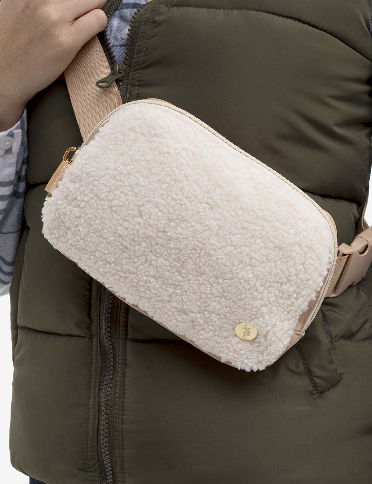 CLASSIC ZIP SHERPA BELT BAG - Image 6