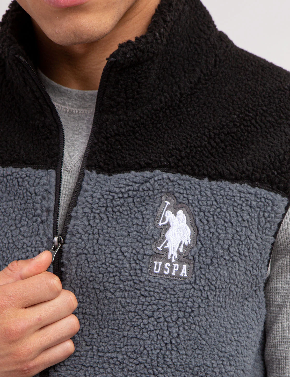 COLORBLOCK SHERPA VEST - Image 9