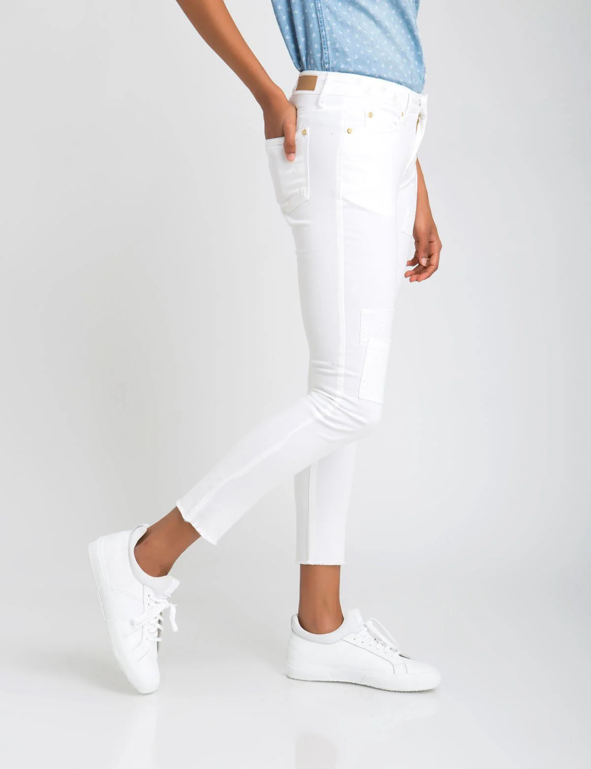 EYELET PATCH JEGGING CROP JEANS - Image 2