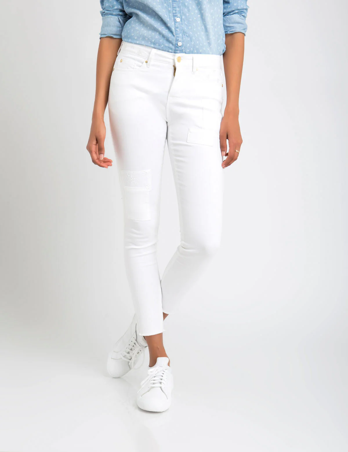 EYELET PATCH JEGGING CROP JEANS - Image 5