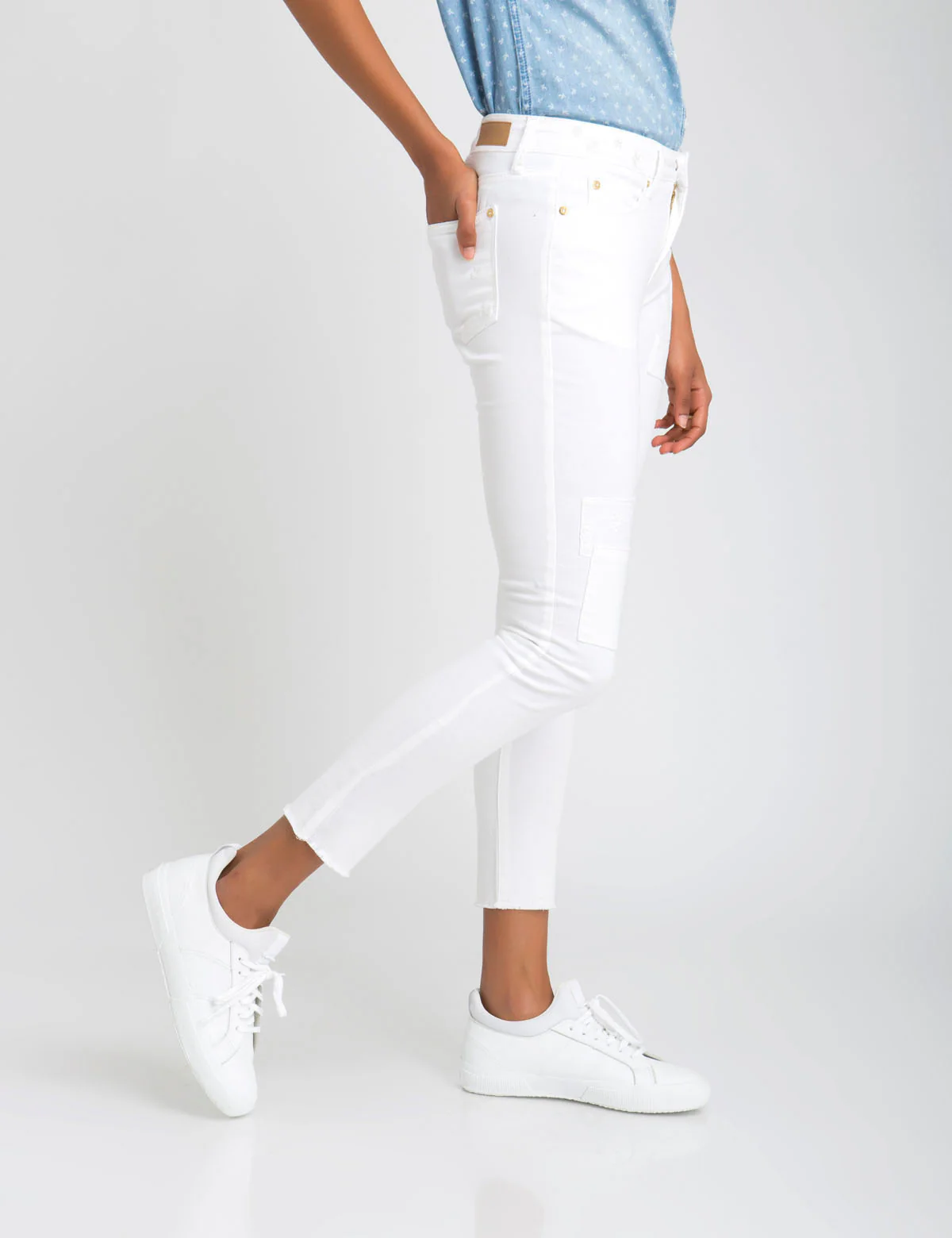 EYELET PATCH JEGGING CROP JEANS - Image 6