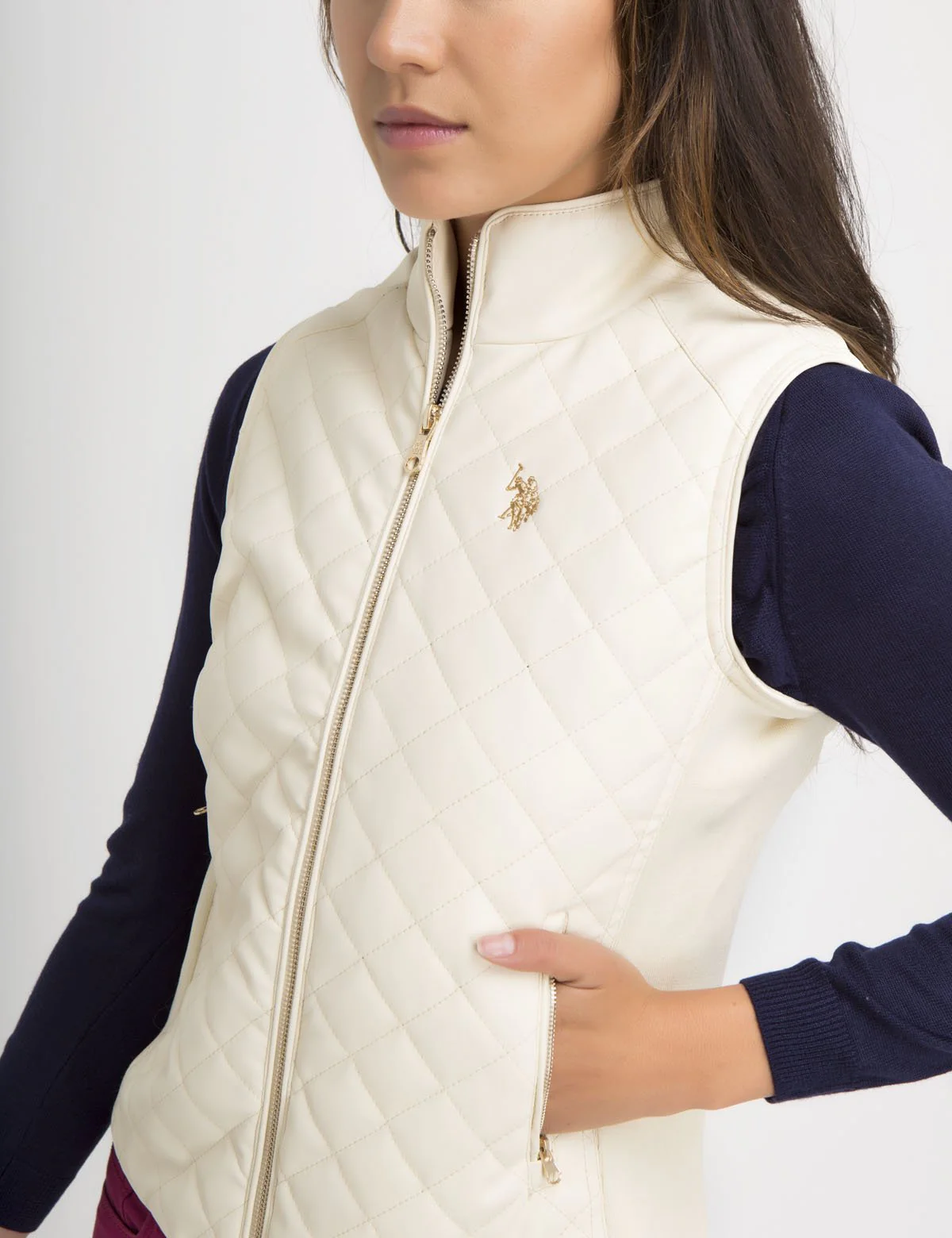 FAUX LEATHER QUILTED SIDE KNIT VEST - Image 12