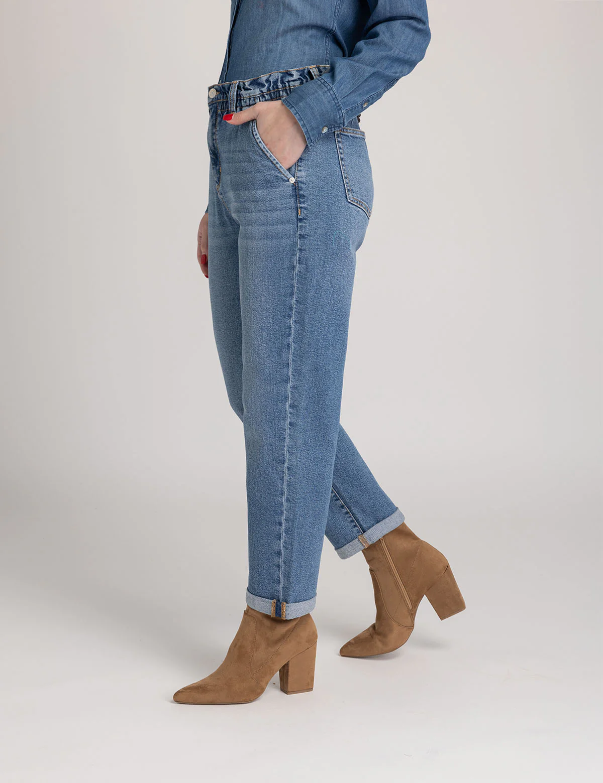 HIGH RISE PAPERBAG CROPPED JEANS - Image 3