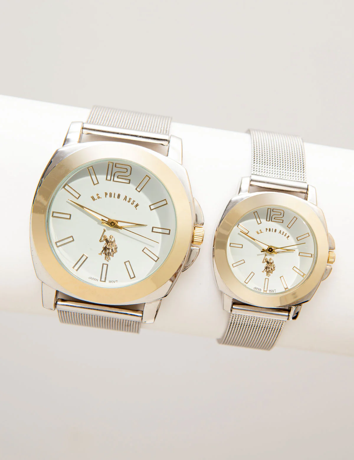 HIS AND HER'S MESH STRAP WITH GOLD BEZEL WATCH SET - Image 2