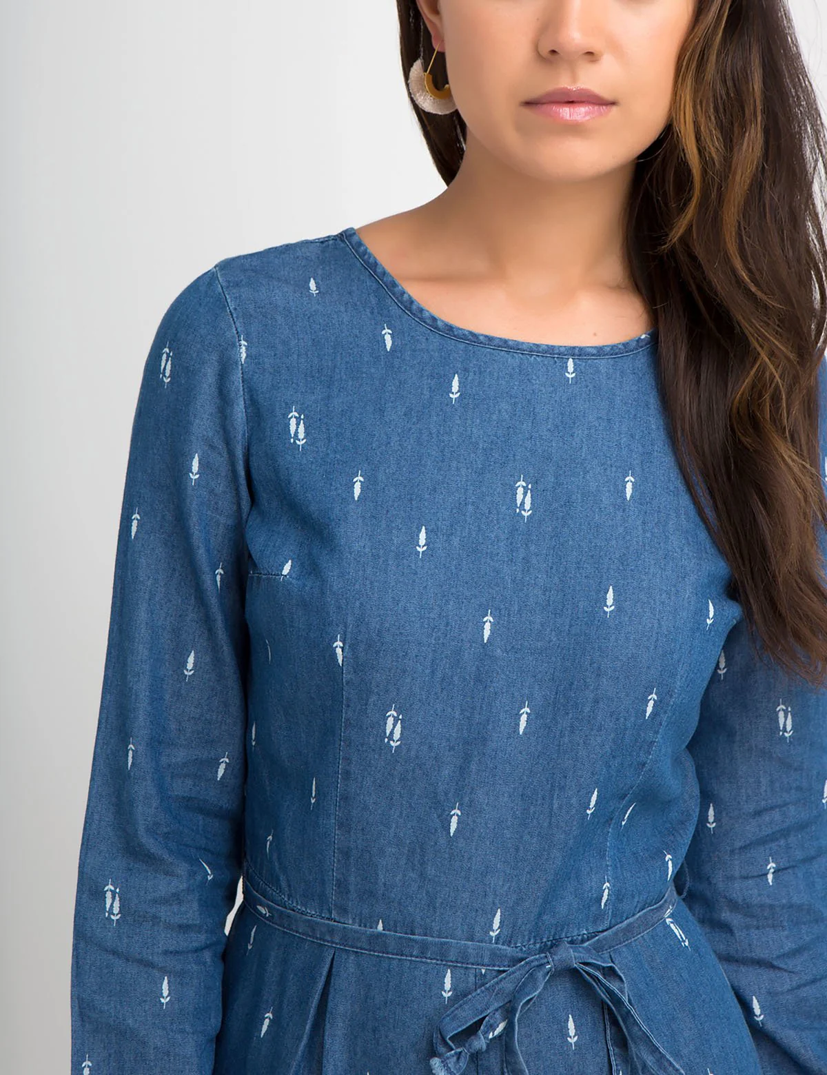 LIGHTWEIGHT DENIM LONG SLEEVE ROMPER - Image 8