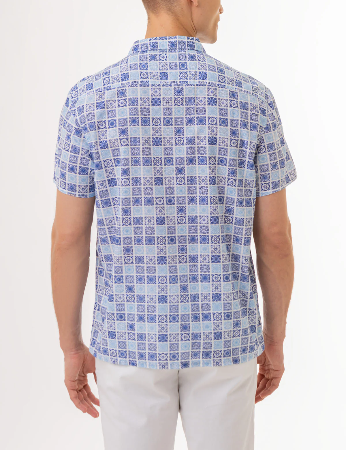 MEDALLION PRINT SHORT SLEEVE WOVEN SHIRT - Image 4