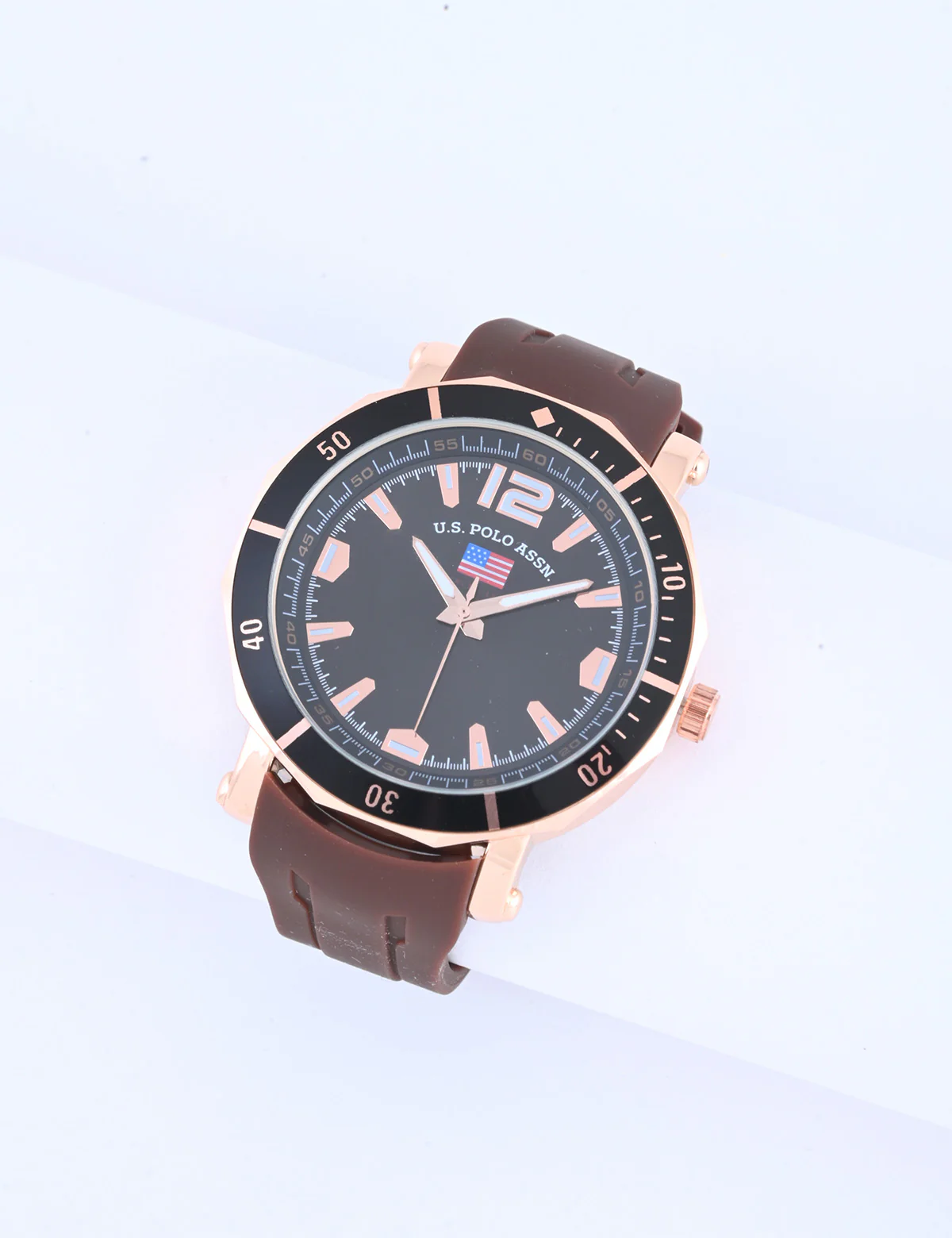 MEN'S BROWN STRAP AND BLACK DIAL WATCH