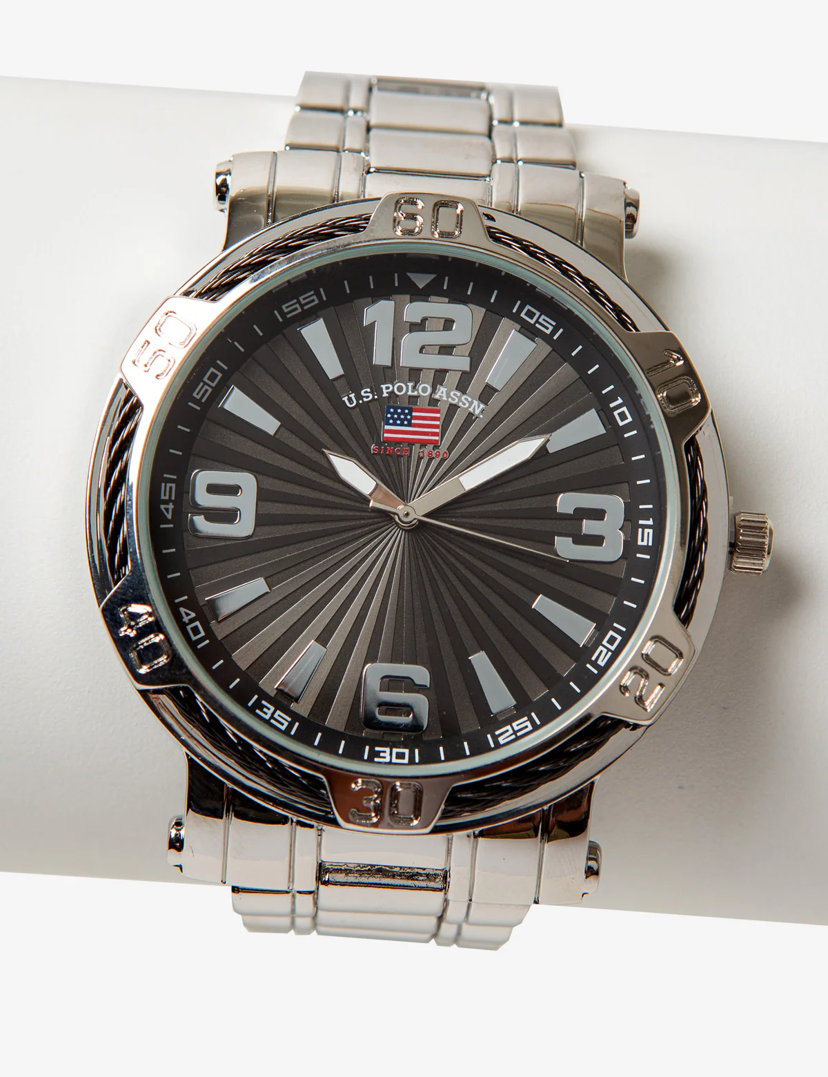 MEN'S SILVER BRACELET WATCH WITH BLACK DIAL