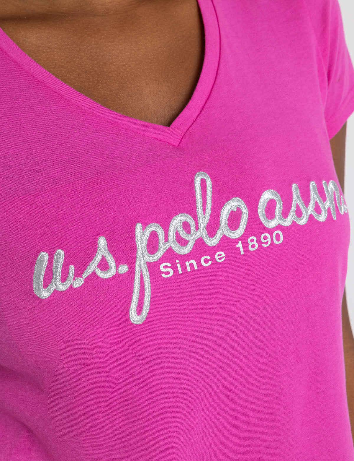 METALLIC SCRIPT V-NECK T-SHIRT - Image 6