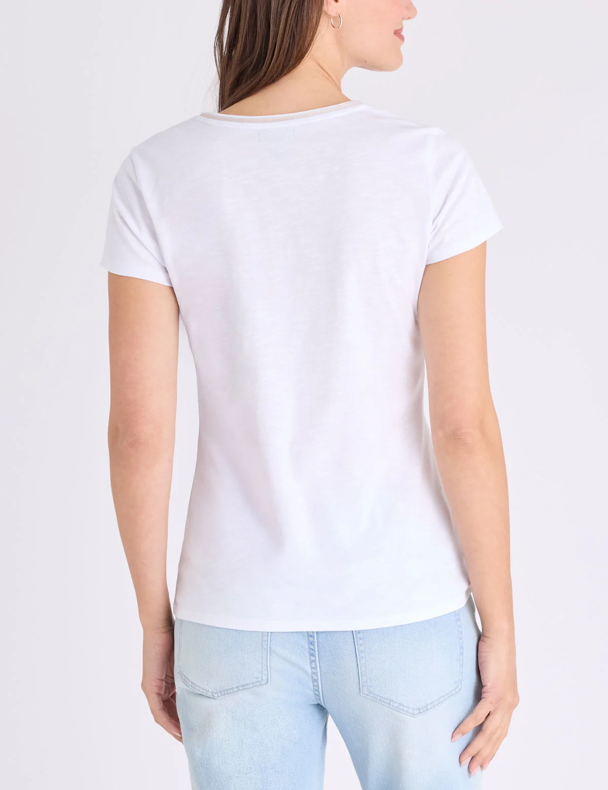 METALLIC TRIM V-NECK T-SHIRT - Image 4