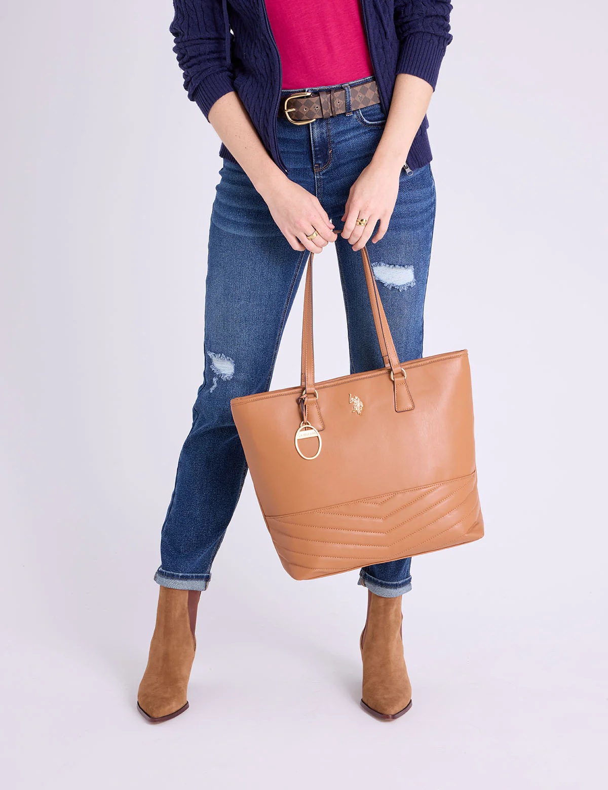 QUILTED V TOTE BAG - Image 3