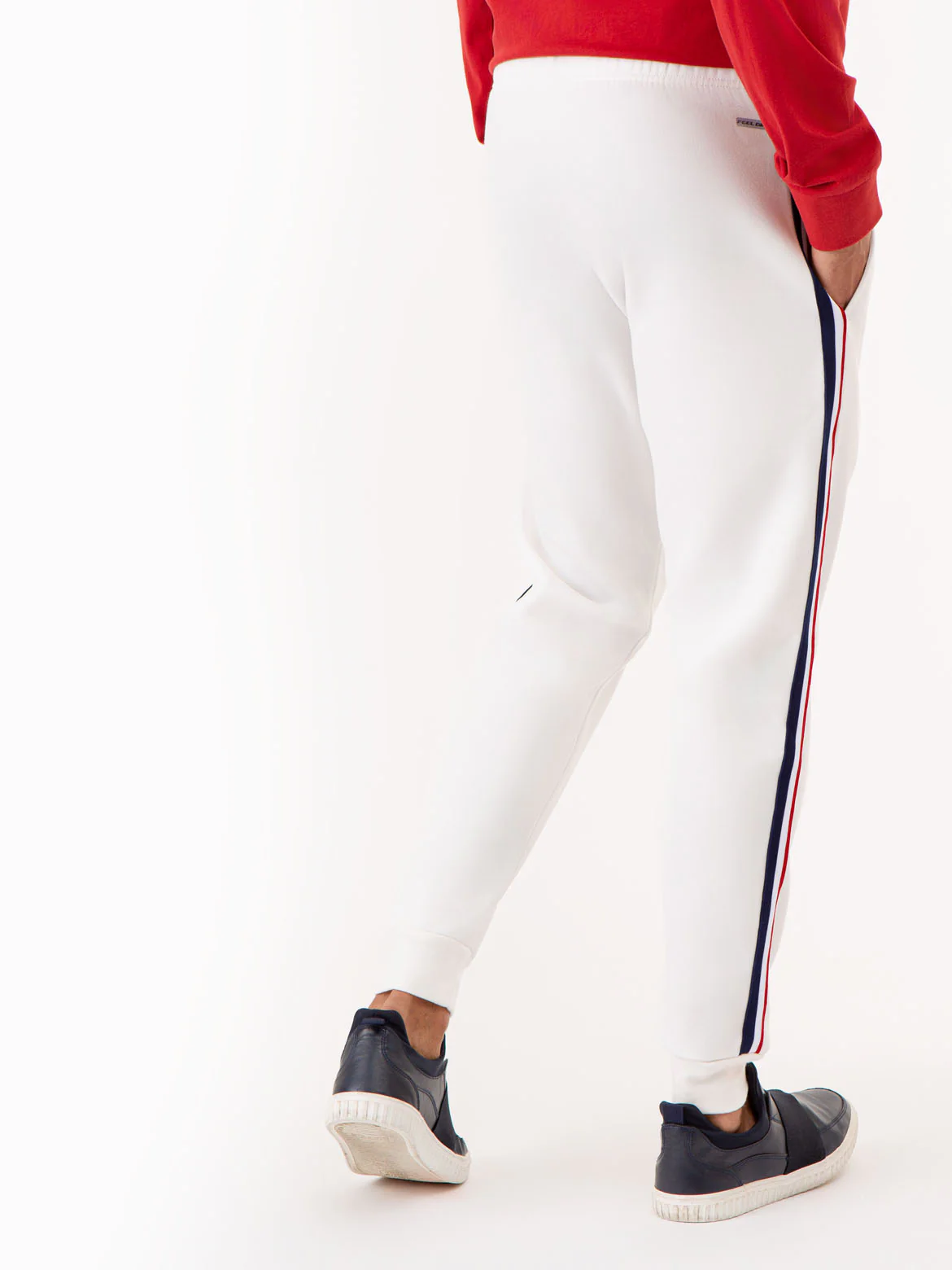 SIGNATURE STRIPE JOGGER - Image 12