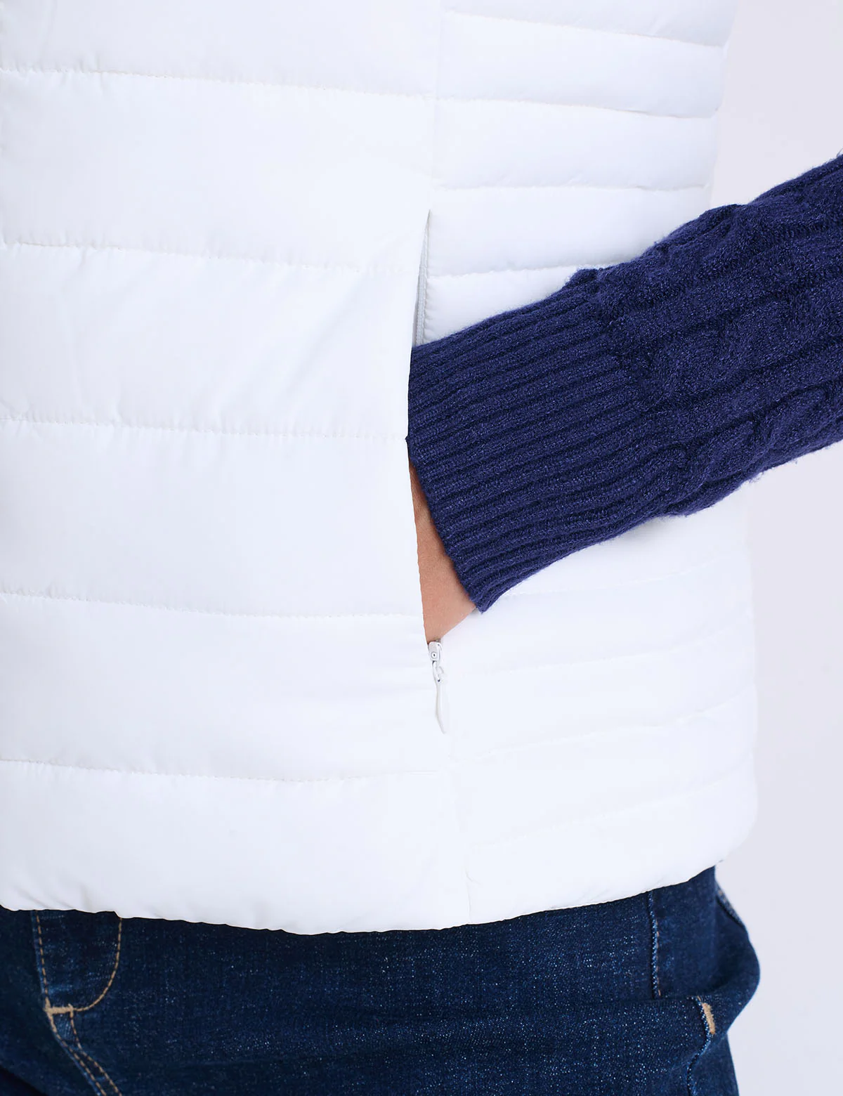 SIGNATURE STRIPE VEST WITH HOOD - Image 9