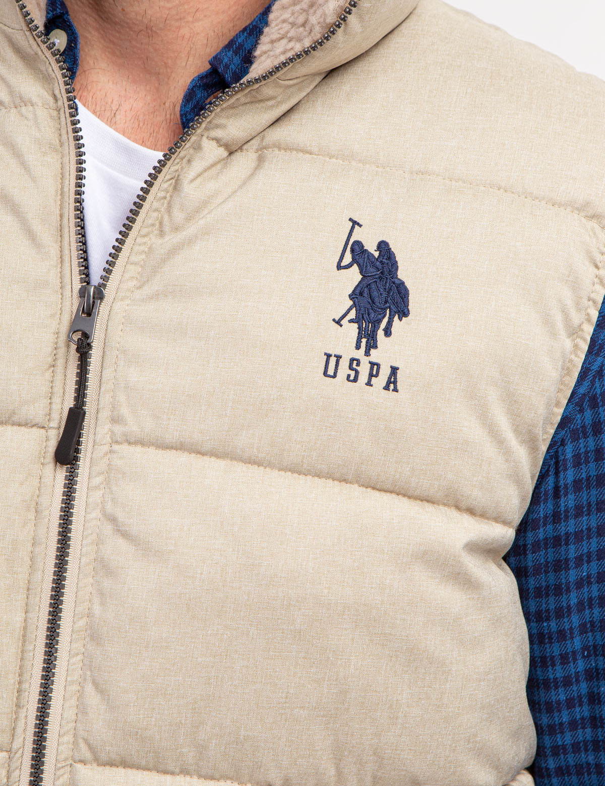 SIGNATURE VEST WITH SHERPA COLLAR - Image 4