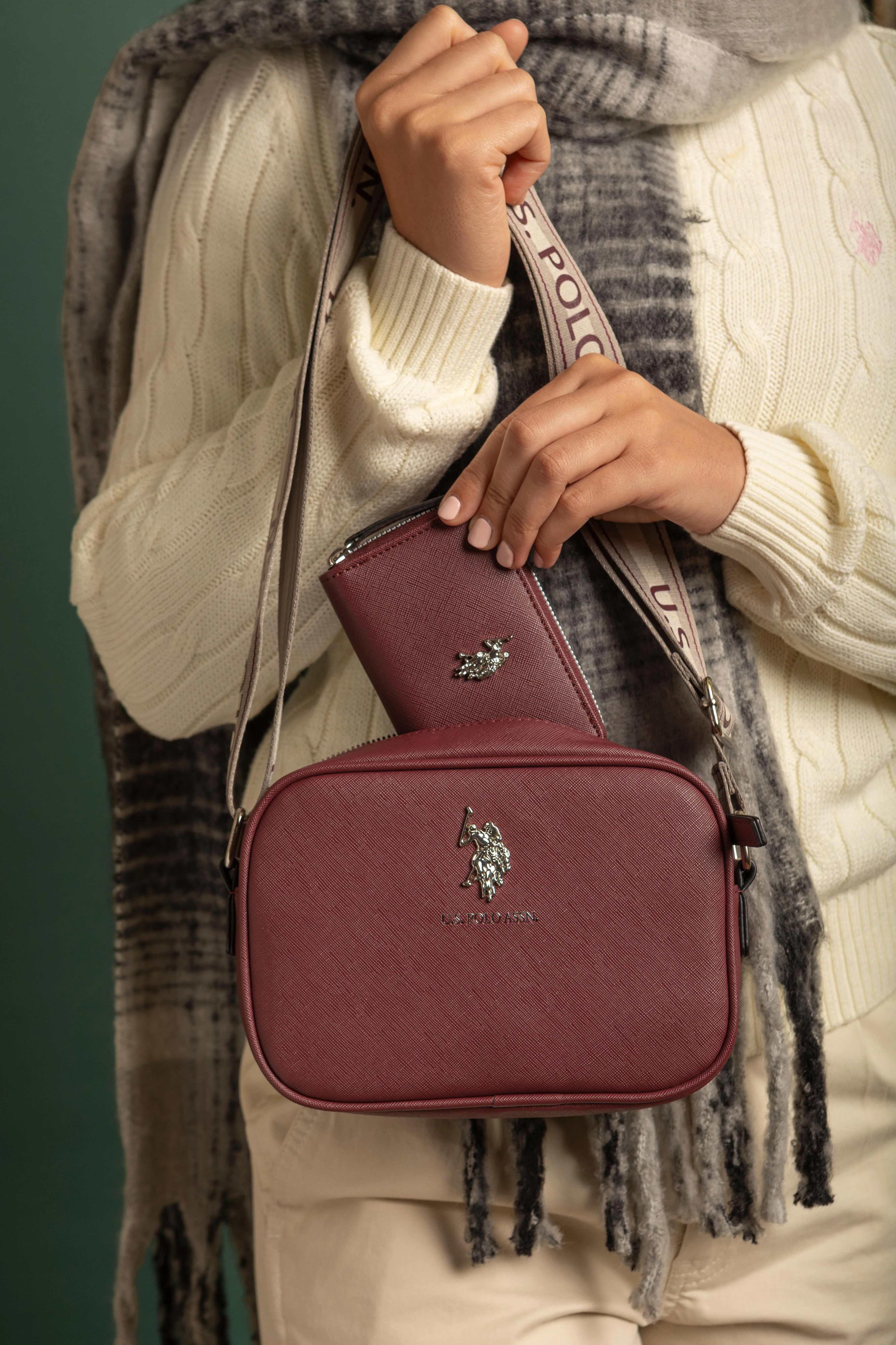 SMALL ZIP AROUND WALLET - Image 12