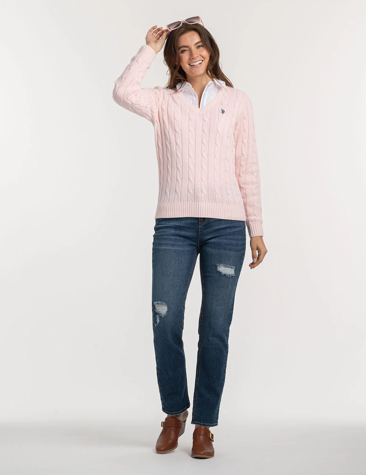 SOFT CABLE V-NECK SWEATER - Image 20