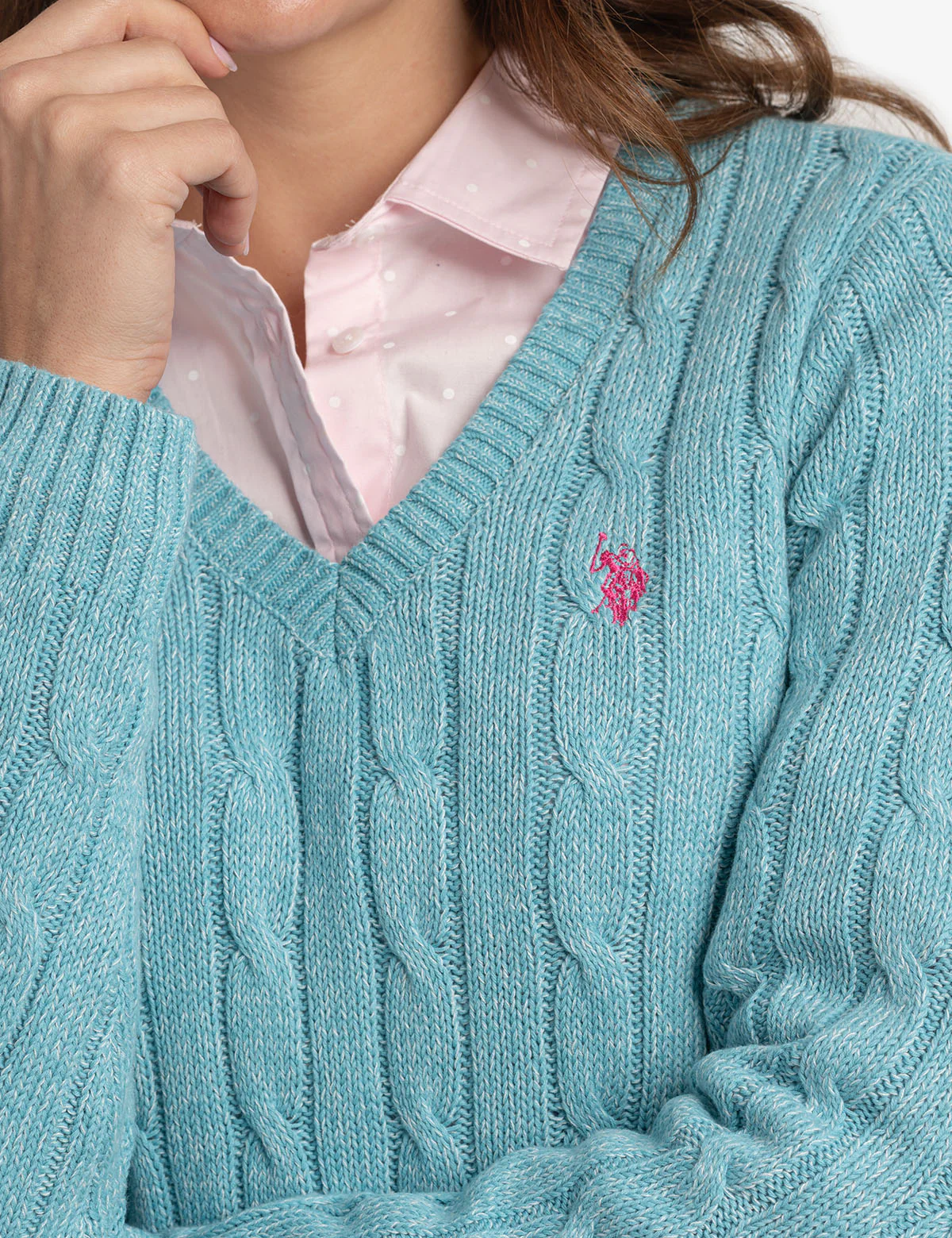 SOFT CABLE V-NECK SWEATER - Image 8