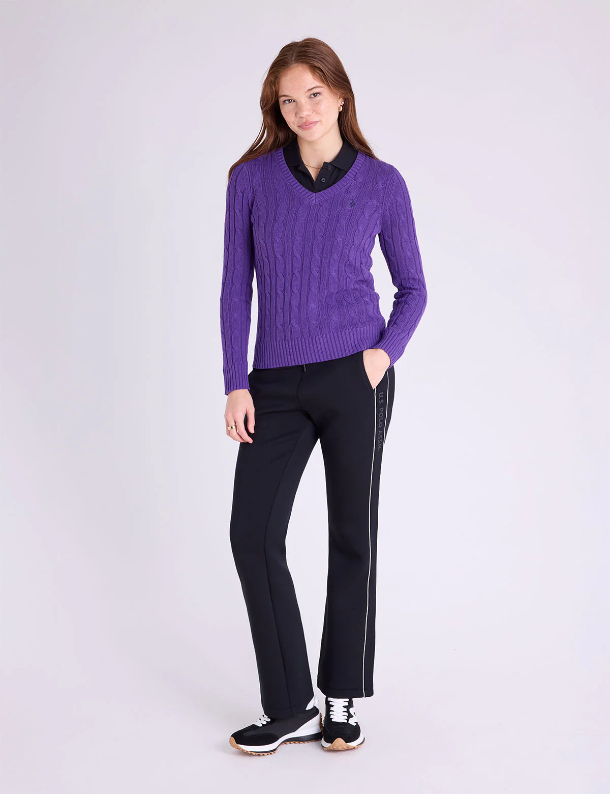 SOFT CABLE V-NECK SWEATER - Image 2