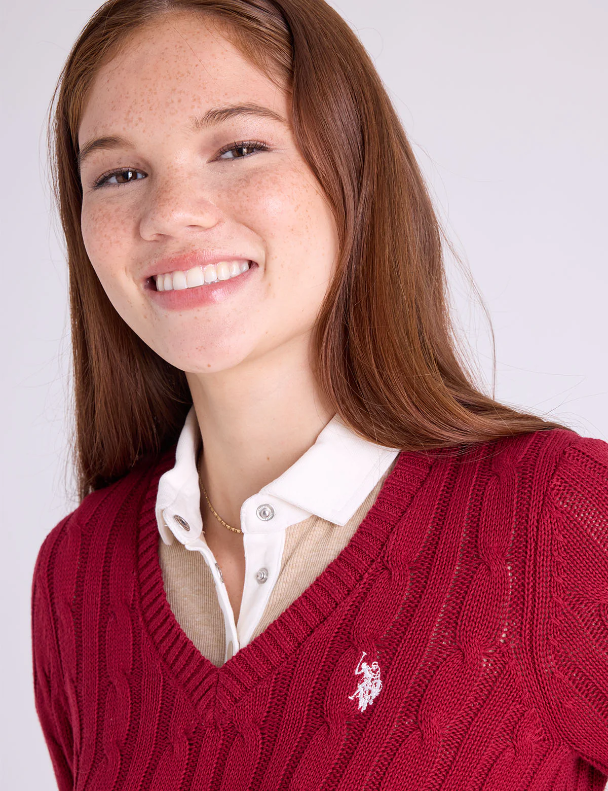 SOFT CABLE V-NECK SWEATER - Image 23