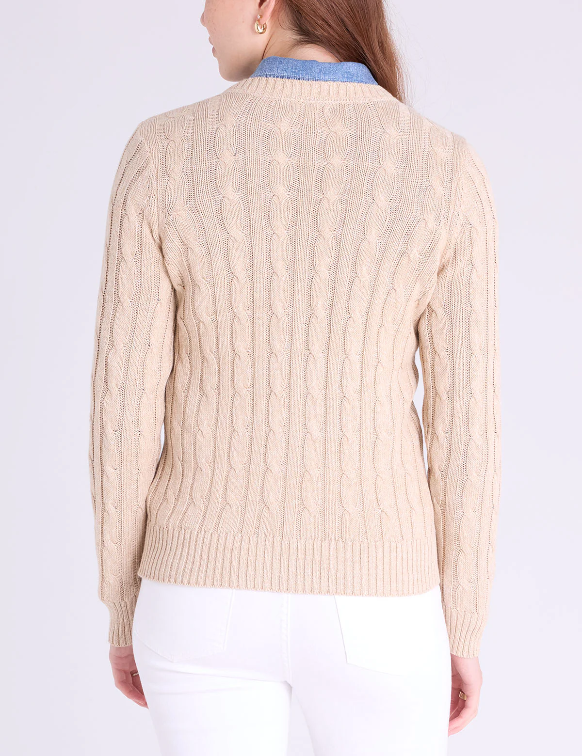 SOFT CABLE V-NECK SWEATER - Image 7