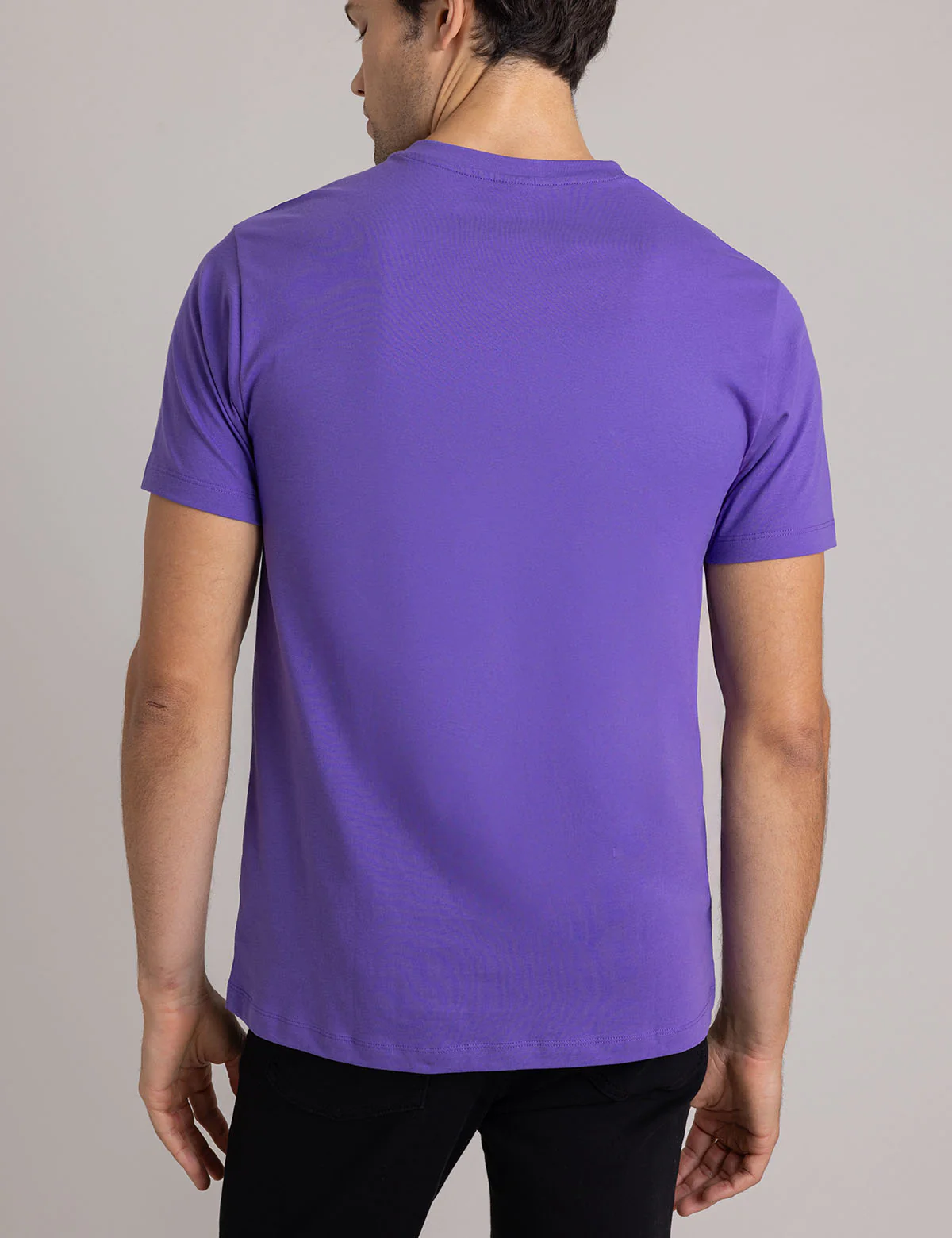 SOLID V-NECK T-SHIRT - Image 26