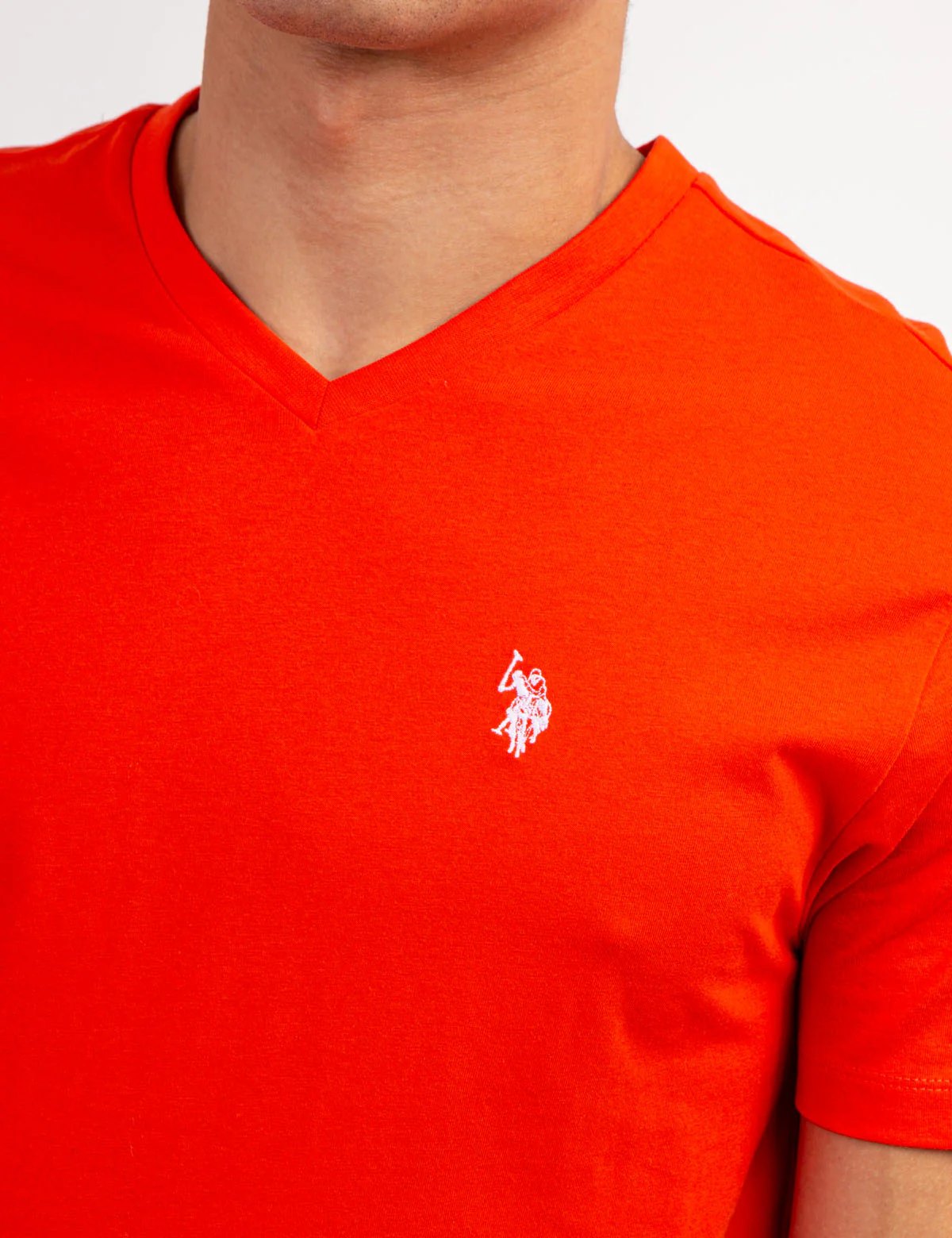 SOLID V-NECK T-SHIRT - Image 3