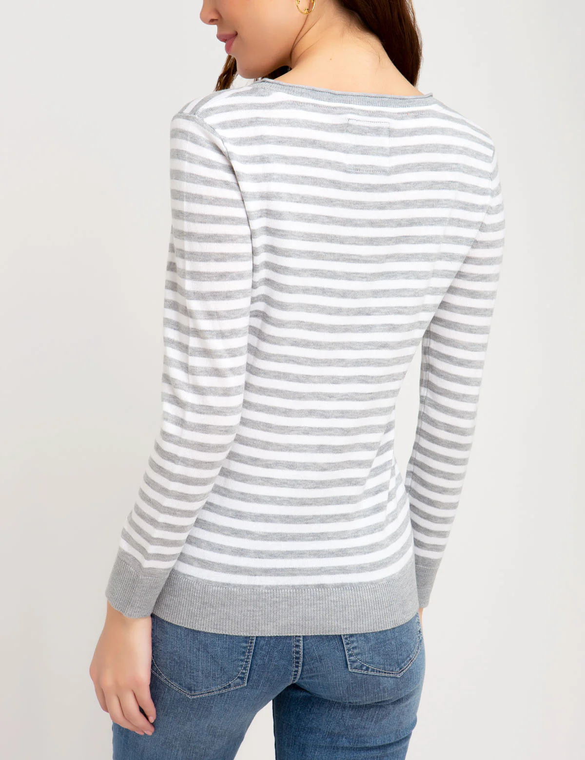 STRIPED V-NECK SWEATER - Image 12