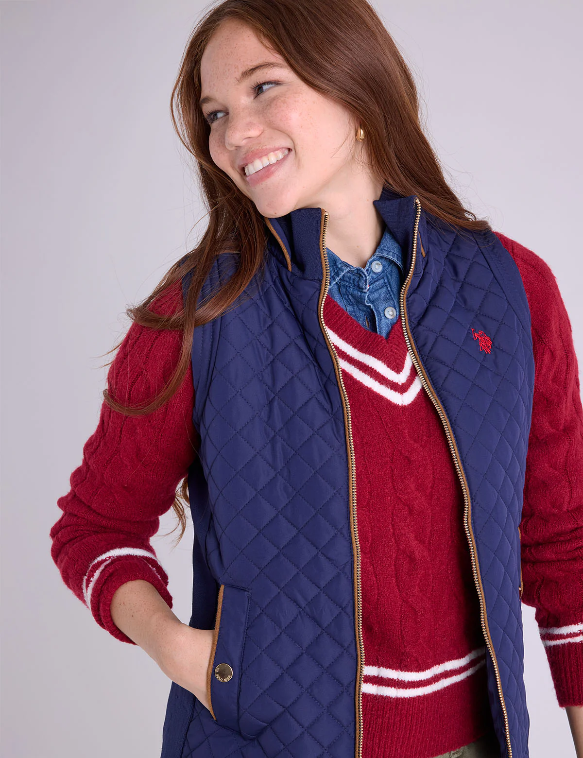 TIPPED CABLE V-NECK SWEATER - Image 2